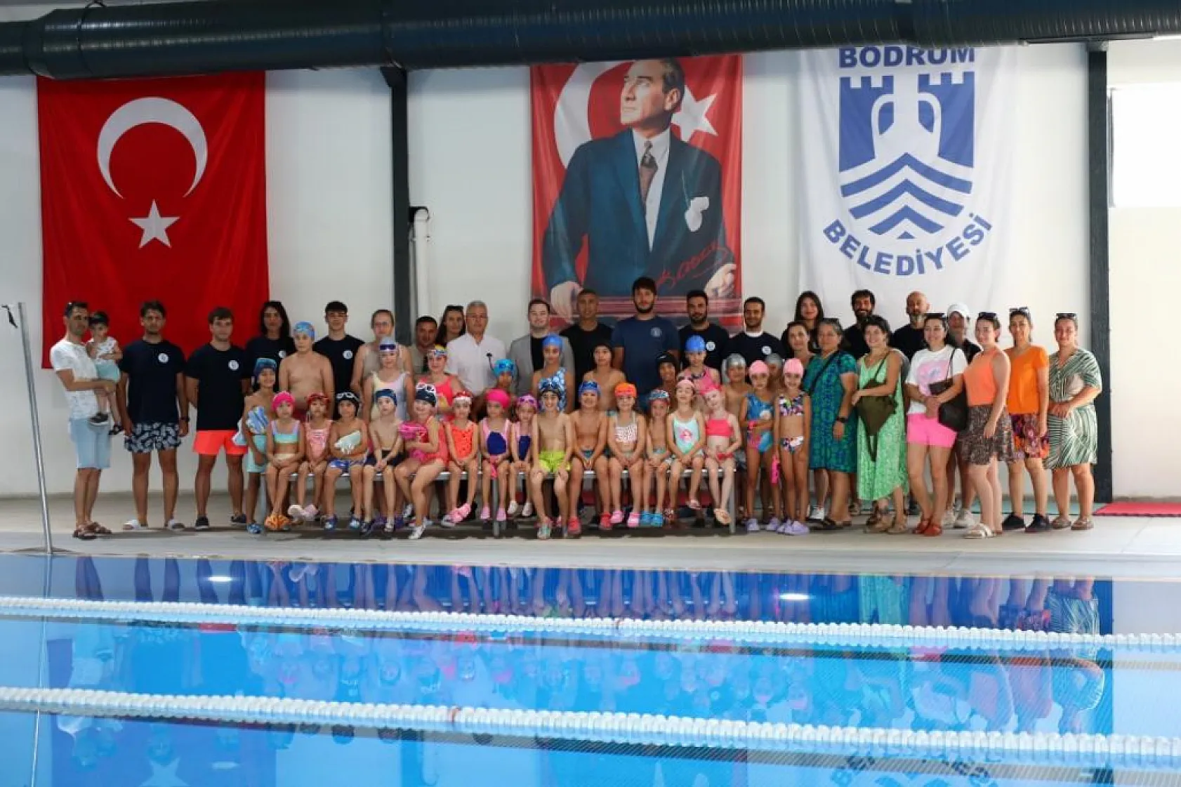 Bodrum Belediyesi'nin ücretsiz yüzme kursları başladı