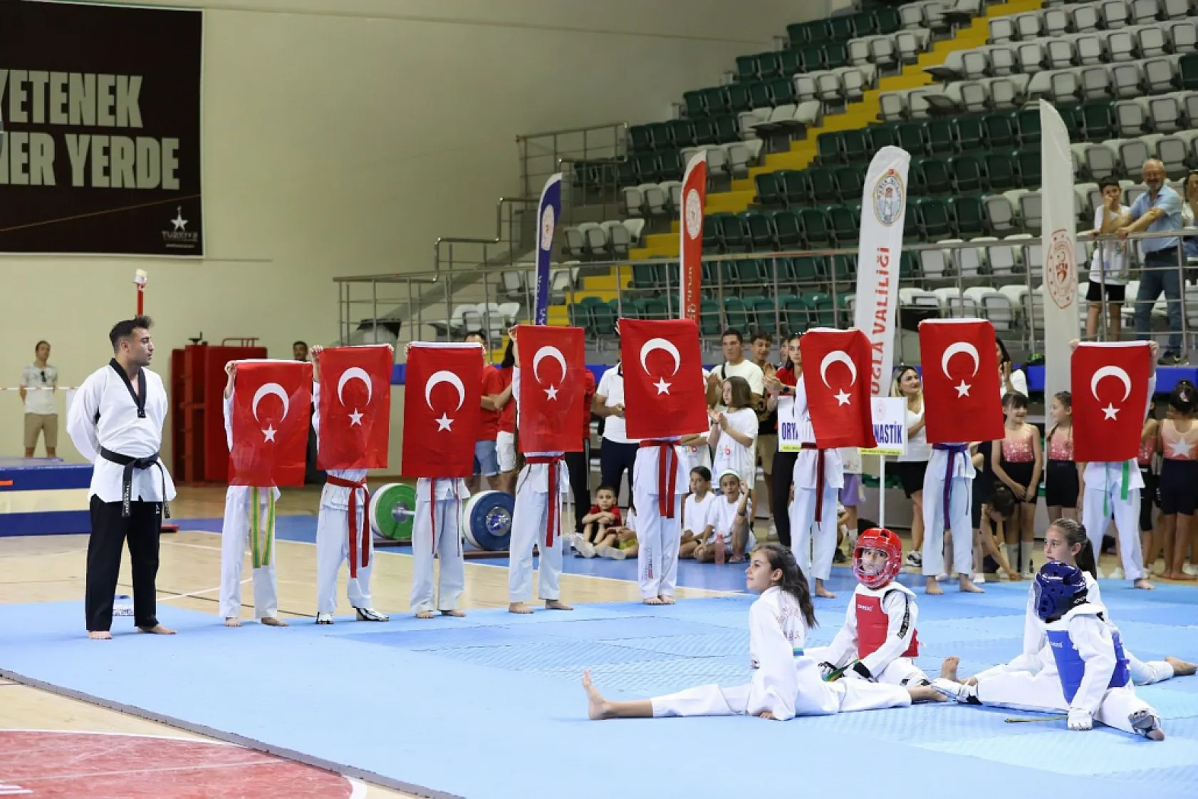 GSB yaz spor okulları açıldı