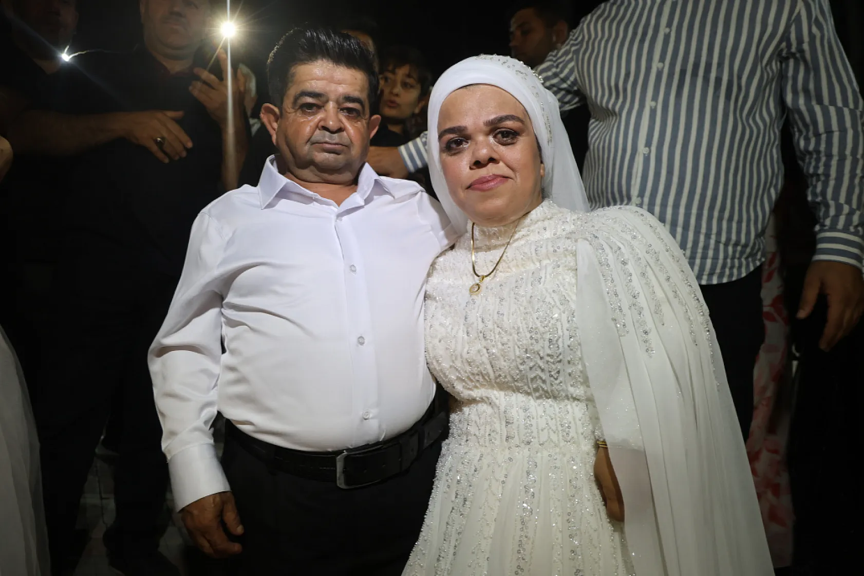 Cüce çift yarım kalan aşklarında 21 yıl sonra mutlu sona ulaştı