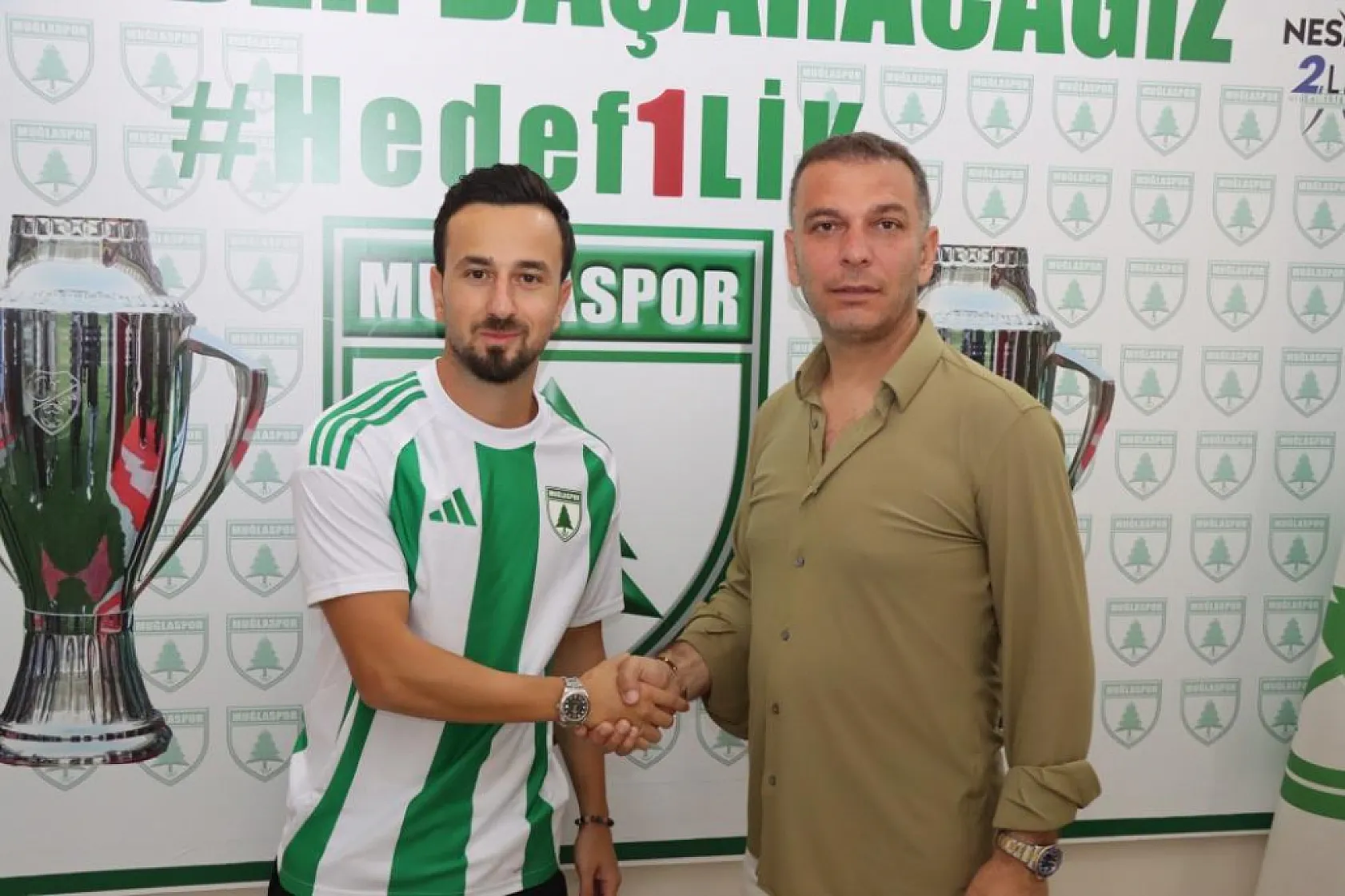 Muğlaspor Şahintürk ile imzaladı