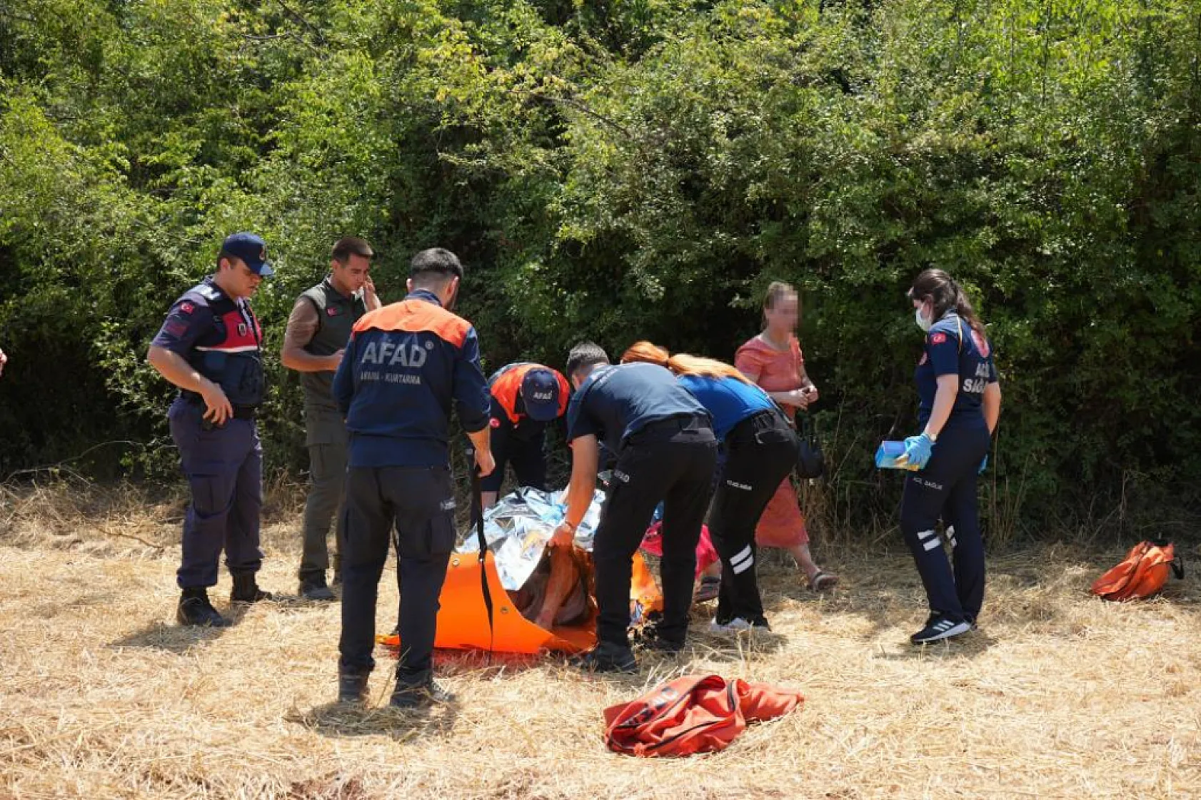 Ormanda Çıkan Yangın Araca Sıçradı: 1'i Ağır 2 Yaralı