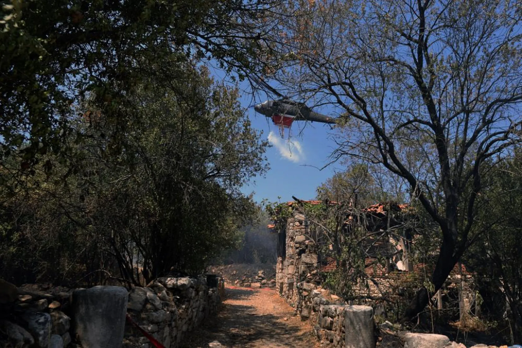 2 bin 500 yıllık antik kentin ciğerleri yandı