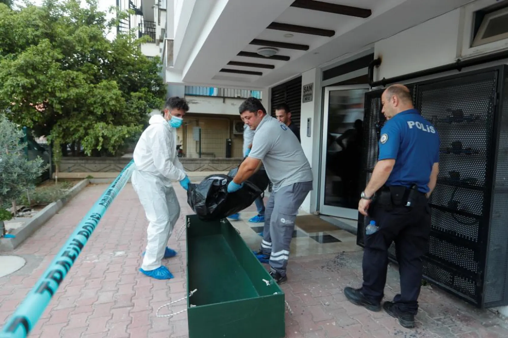 Banyoda boğazı kesilmiş olarak bulunmuştu, şüphelinin ifadesi ortaya çıktı