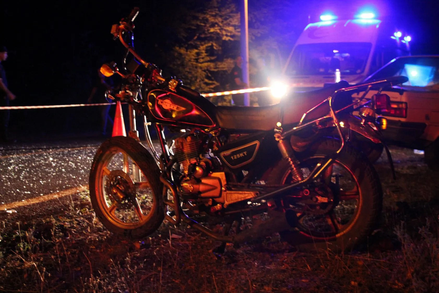 Otomobil ile motosiklet çarpıştı: 1 ölü, 1 yaralı