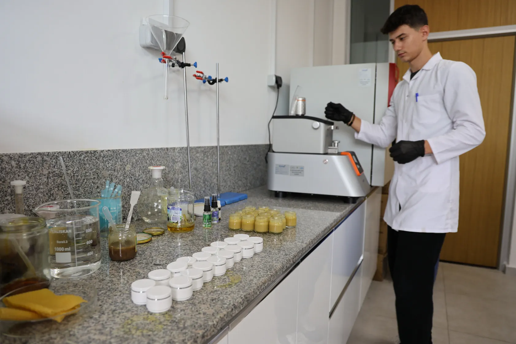 GEKA'dan Türkiye'de ilk defa Apiterapi ürünleri üretimi eğitimi