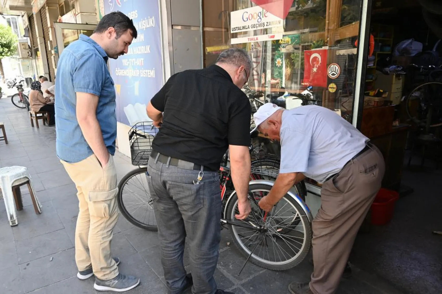 Emekli Öğretmenden Kanser Arkadaşına Vefa Örneği