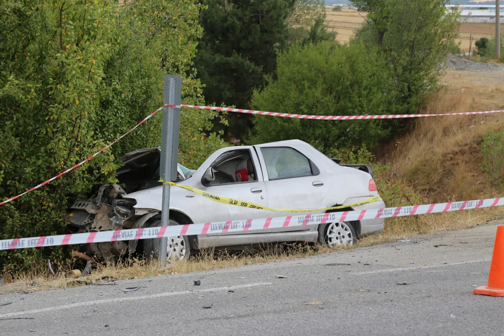Hafriyat kamyonuyla çarpışan otomobildeki 15 yaşındaki çocuk öldü, babası ağır yaralandı