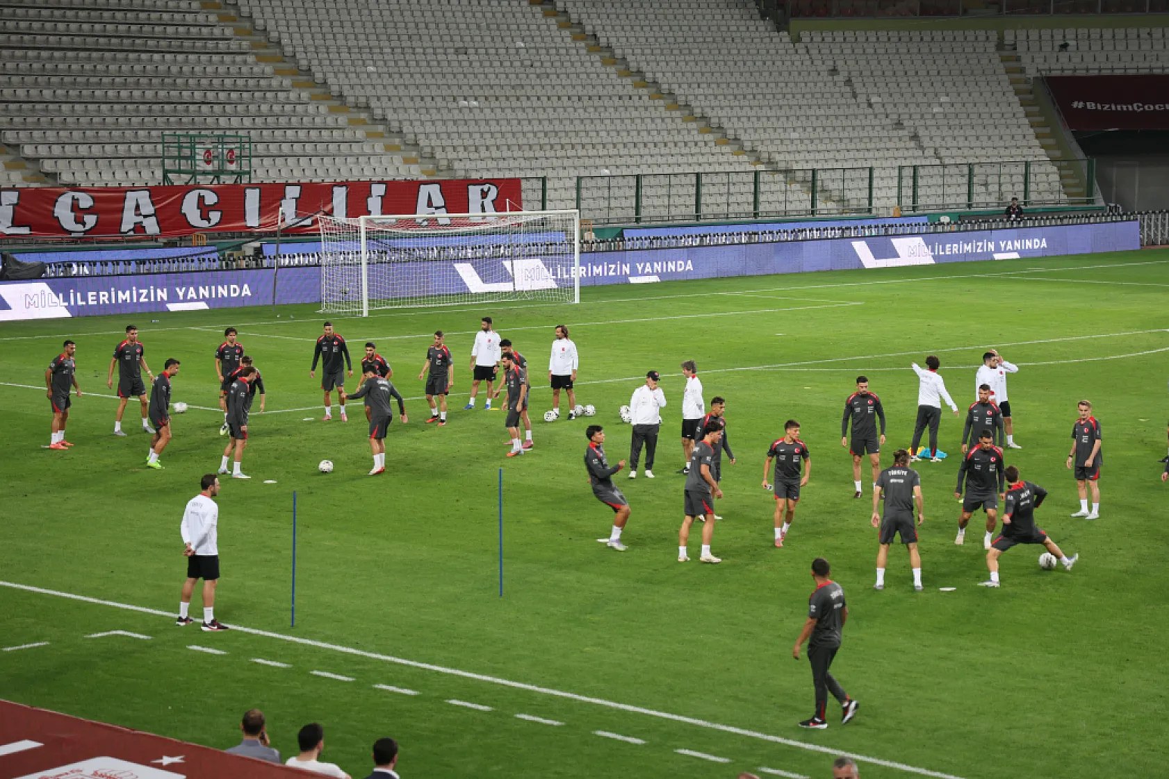 A Milli Futbol Takımı, İspanya maçının hazırlıklarını tamamladı