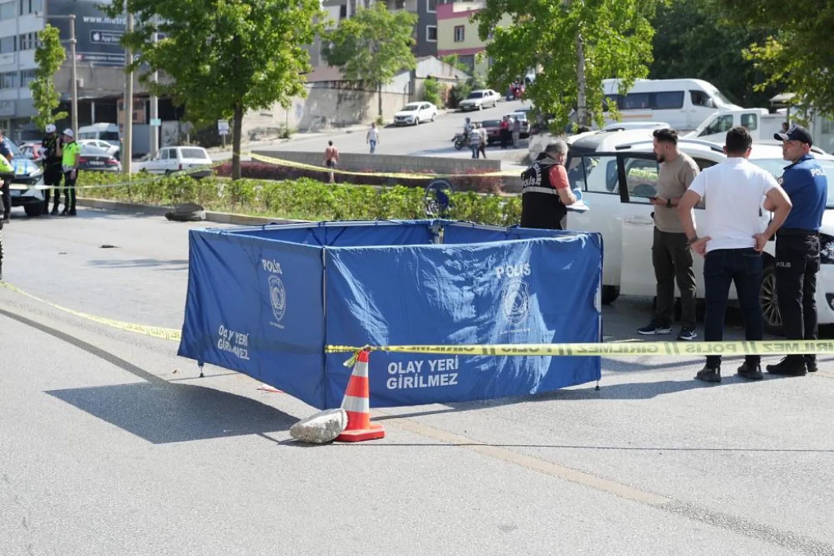 Denizli-İzmir Bulvarı'nda Feci Kaza: Karşıya Geçmek İsterken Canından Oldu