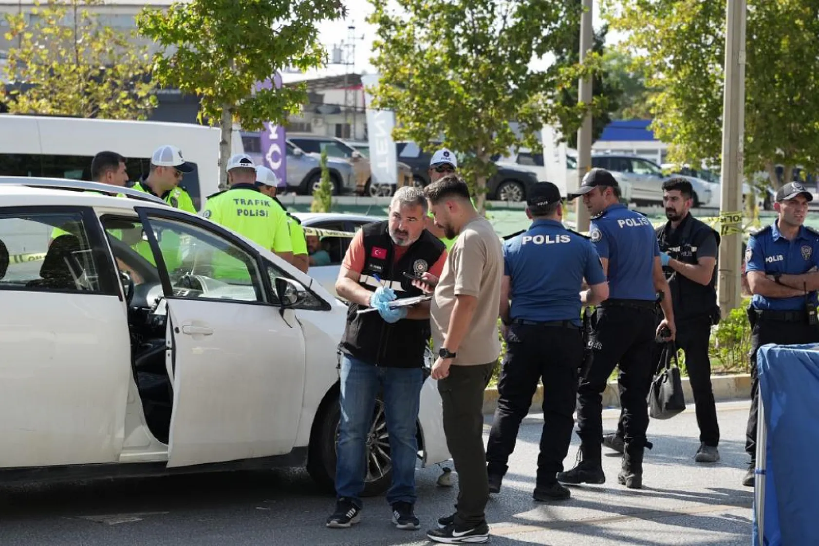 Denizli-İzmir Bulvarı'nda Feci Kaza: Karşıya Geçmek İsterken Canından Oldu