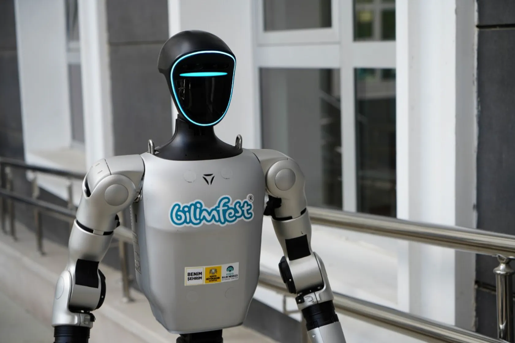 Türkiye'de bir ilk: İnsansı robot nüfusa kaydettirildi