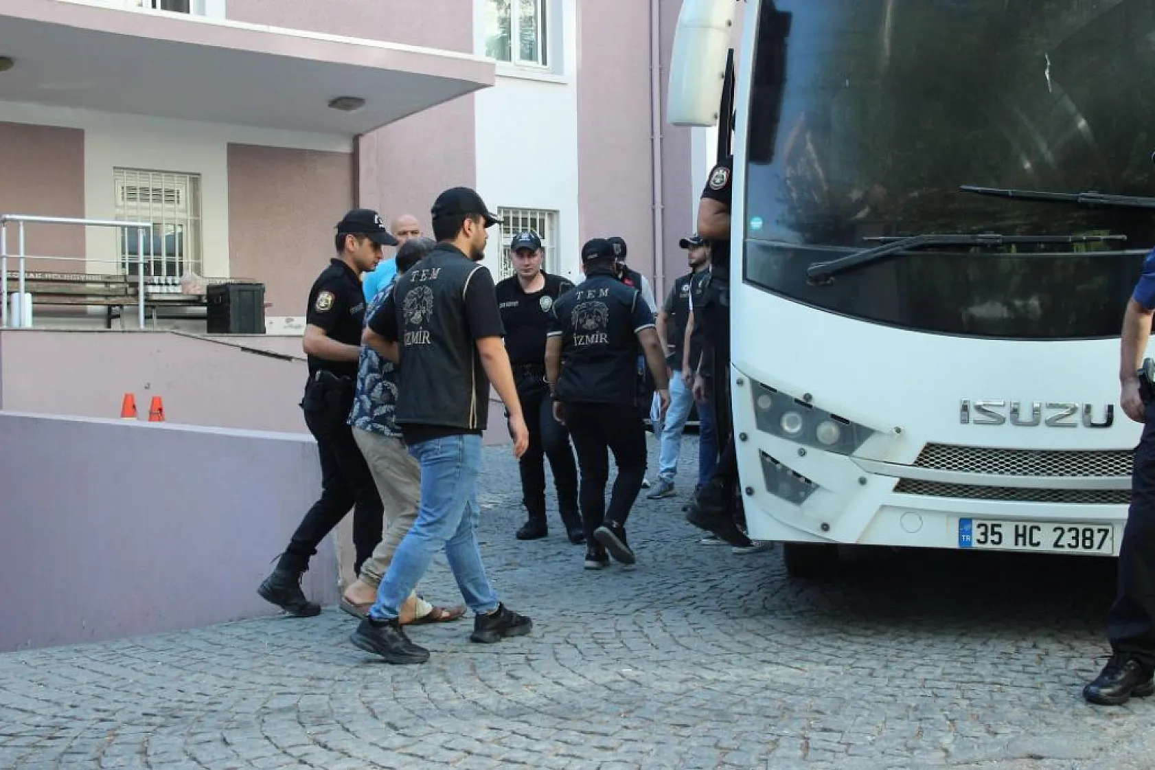 2 polisi şehit eden 16'lık saldırgan, okulların açıldığı günü özellikle seçmiş