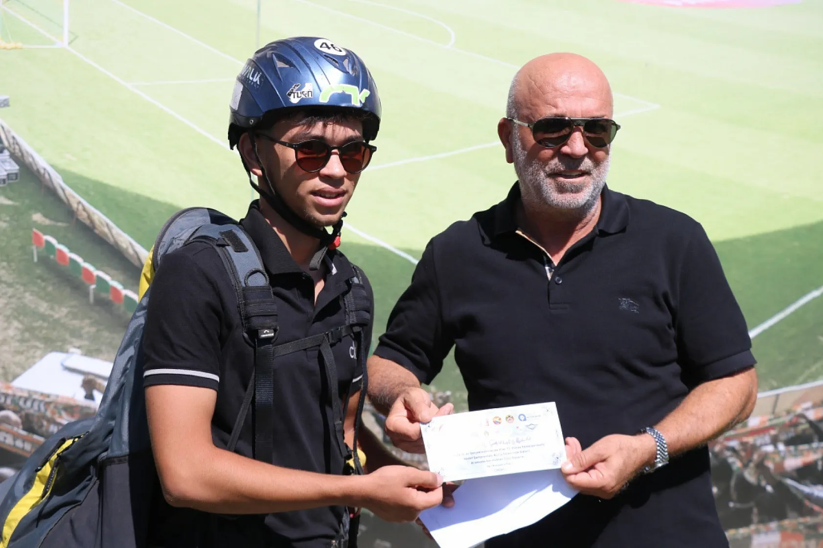 Fethiye'de Dünya Üçüncüsü Harun Karateke'den Alanyaspor Jesti