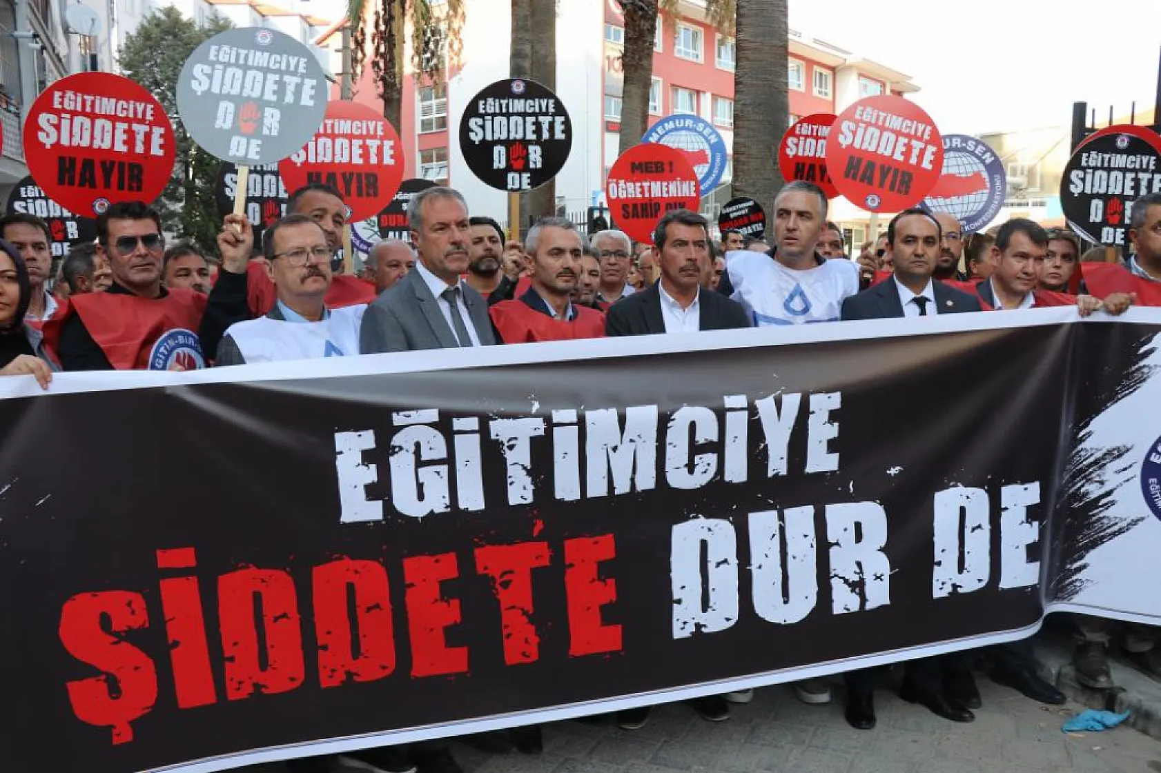 Kantincinin oğlu, müdürü ceza ve tahliye kararı için vurmuş
