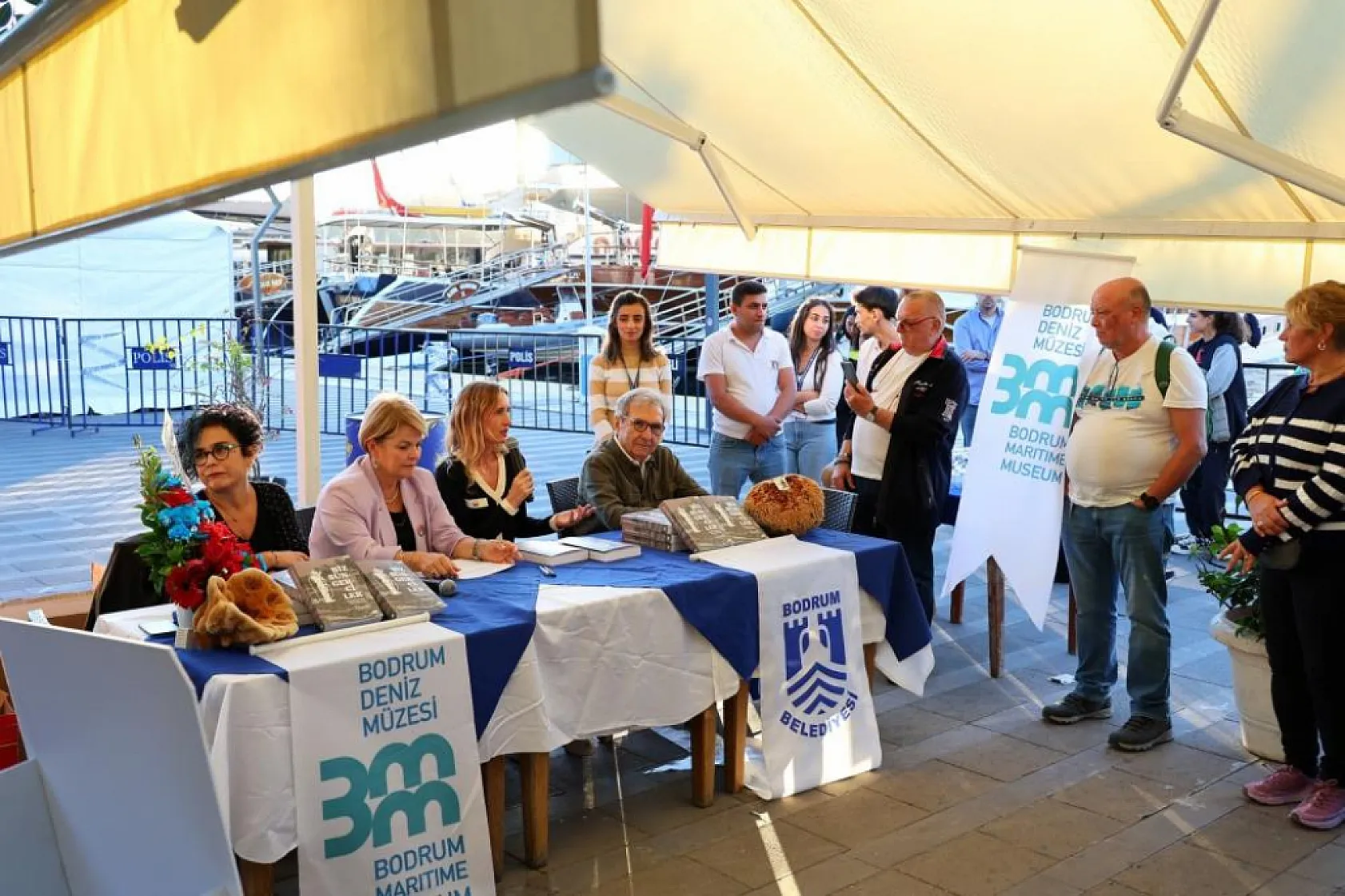Bodrum'un mavi belleği kitaplarla yaşatılıyor