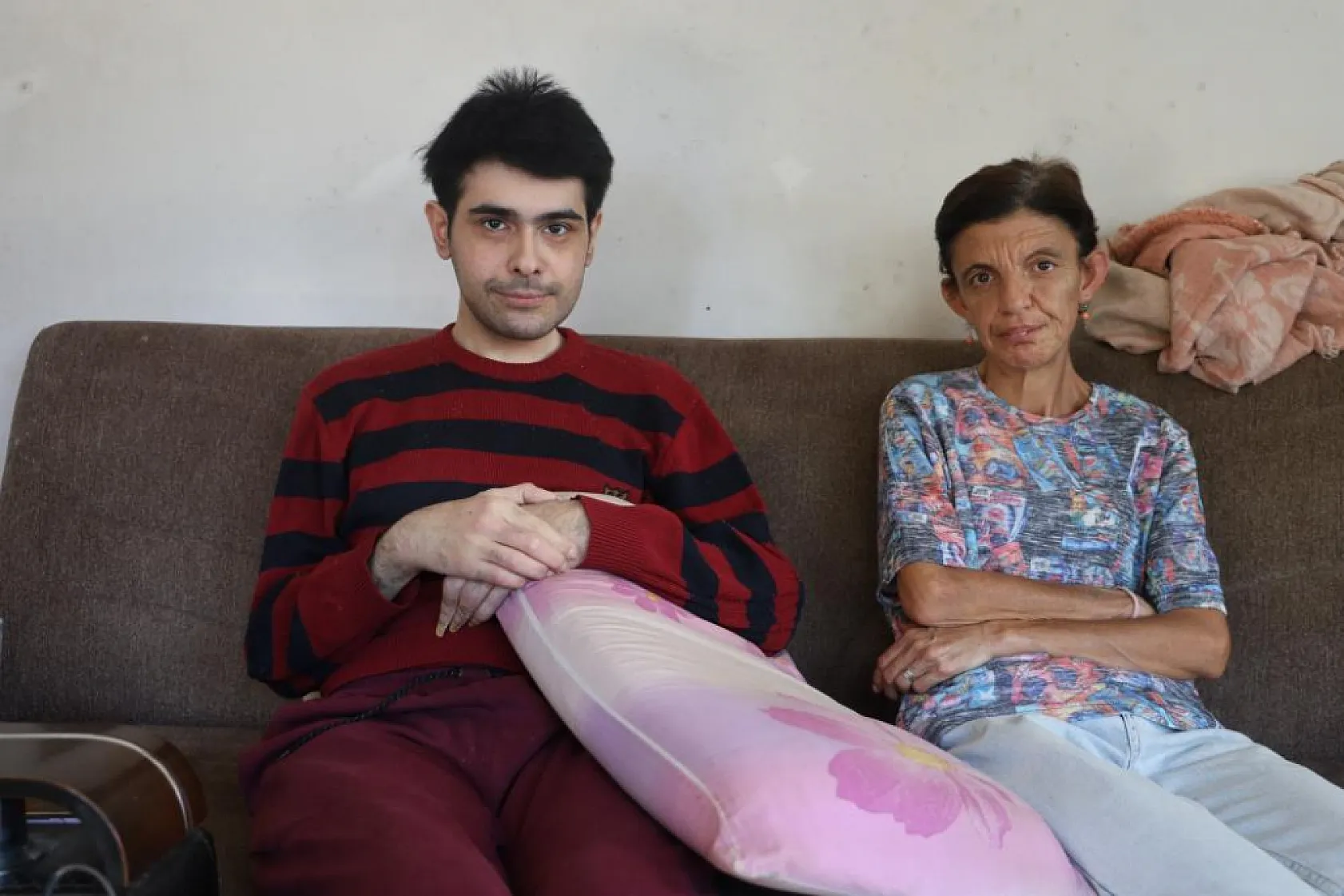 3 yıl sonra duş alıp, tıraş olan Barış'ın annesi, evladının yuva kurması hayaliyle yaşıyor