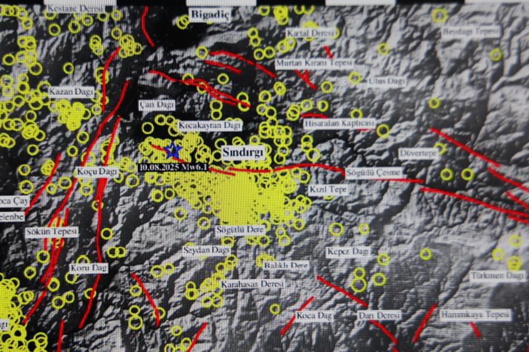 Jeoloji Uzmanı Prof. Dr. Ercan Aksoy: Sındırgı'da 14 binin üzerinde deprem yaşandı