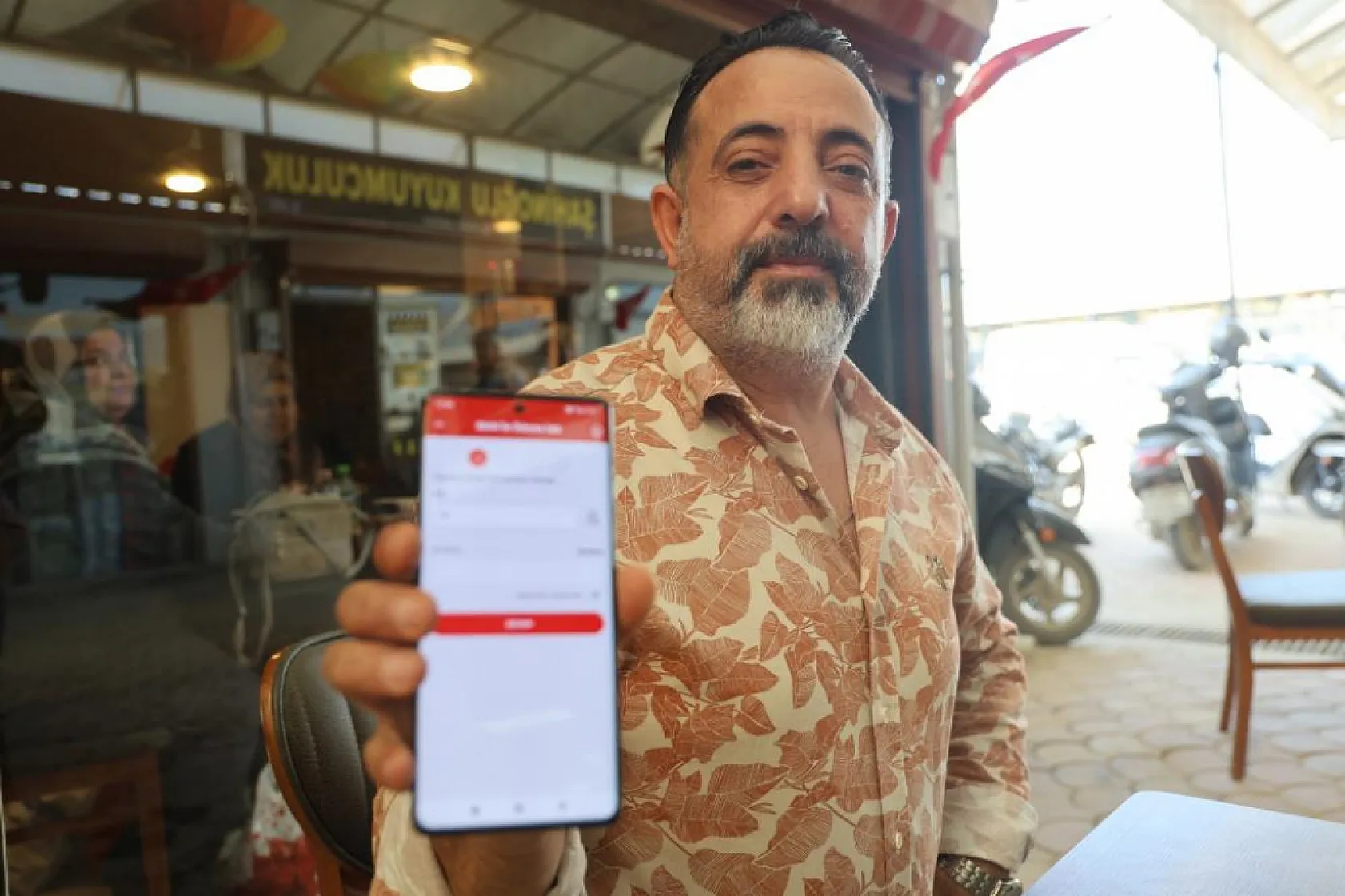 Aracını satmak isterken dolandırıcının tuzağına düşen vatandaş, bakiyesi yetersiz olunca dolandırılmaktan kurtuldu