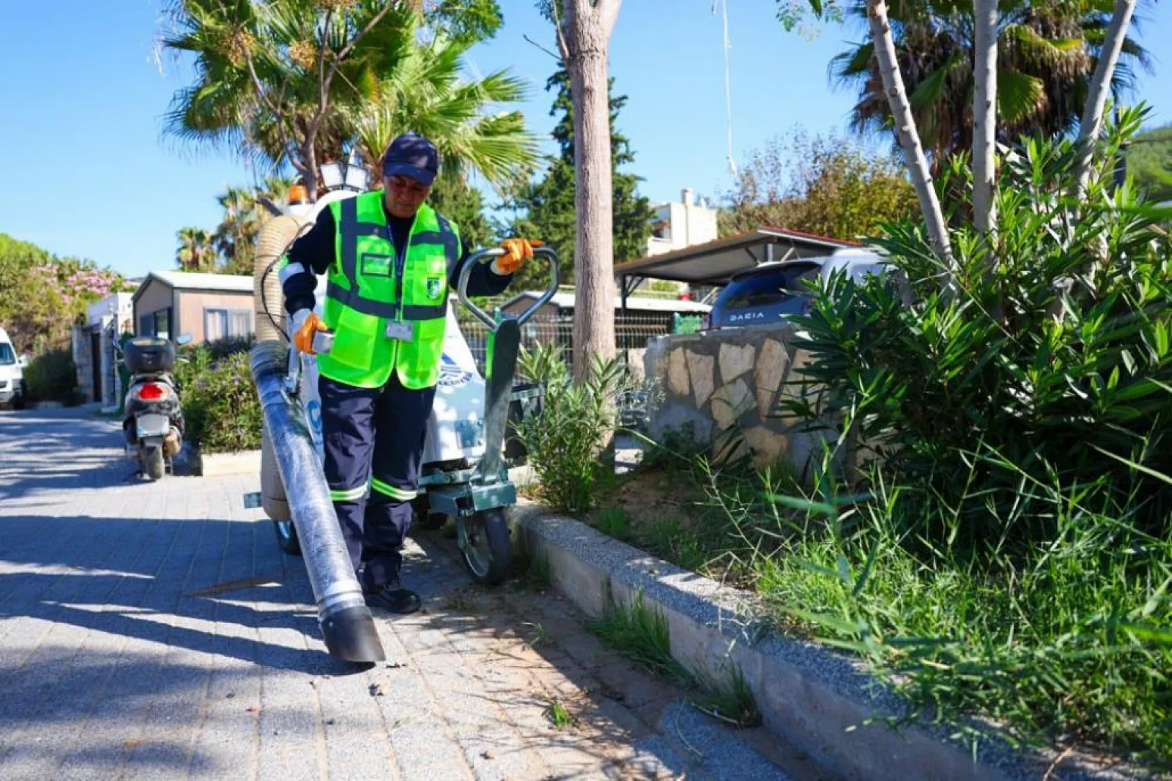Yeni nesil elektrikli yol süpürme araçları Bodrum'da