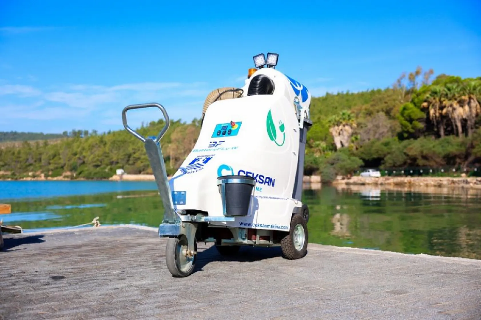 Yeni nesil elektrikli yol süpürme araçları Bodrum'da