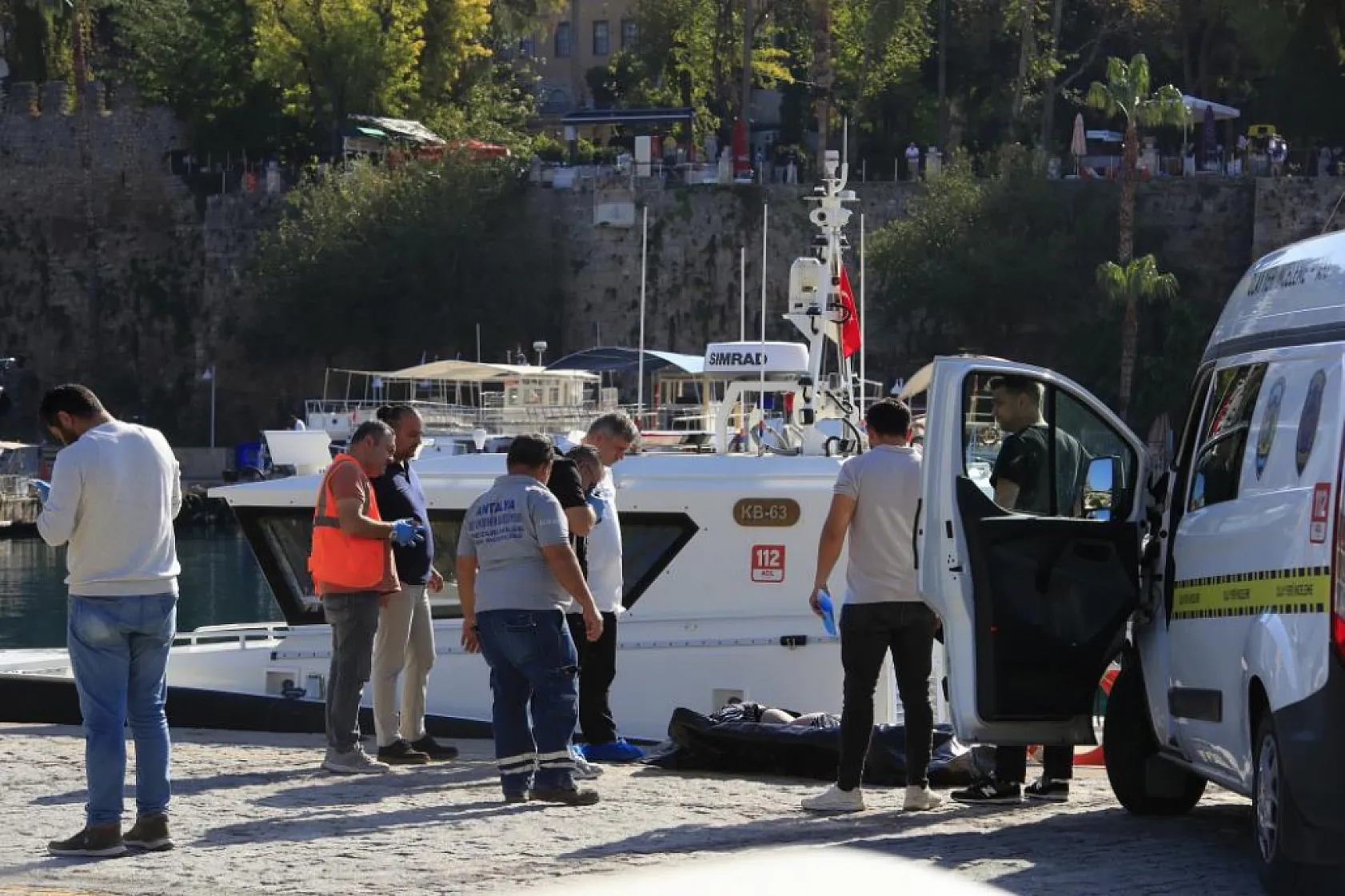 Üzerinden Kimlik Çıkmayan 15-18 Yaşlarındaki Genç Kız Denizde Ölü Bulundu