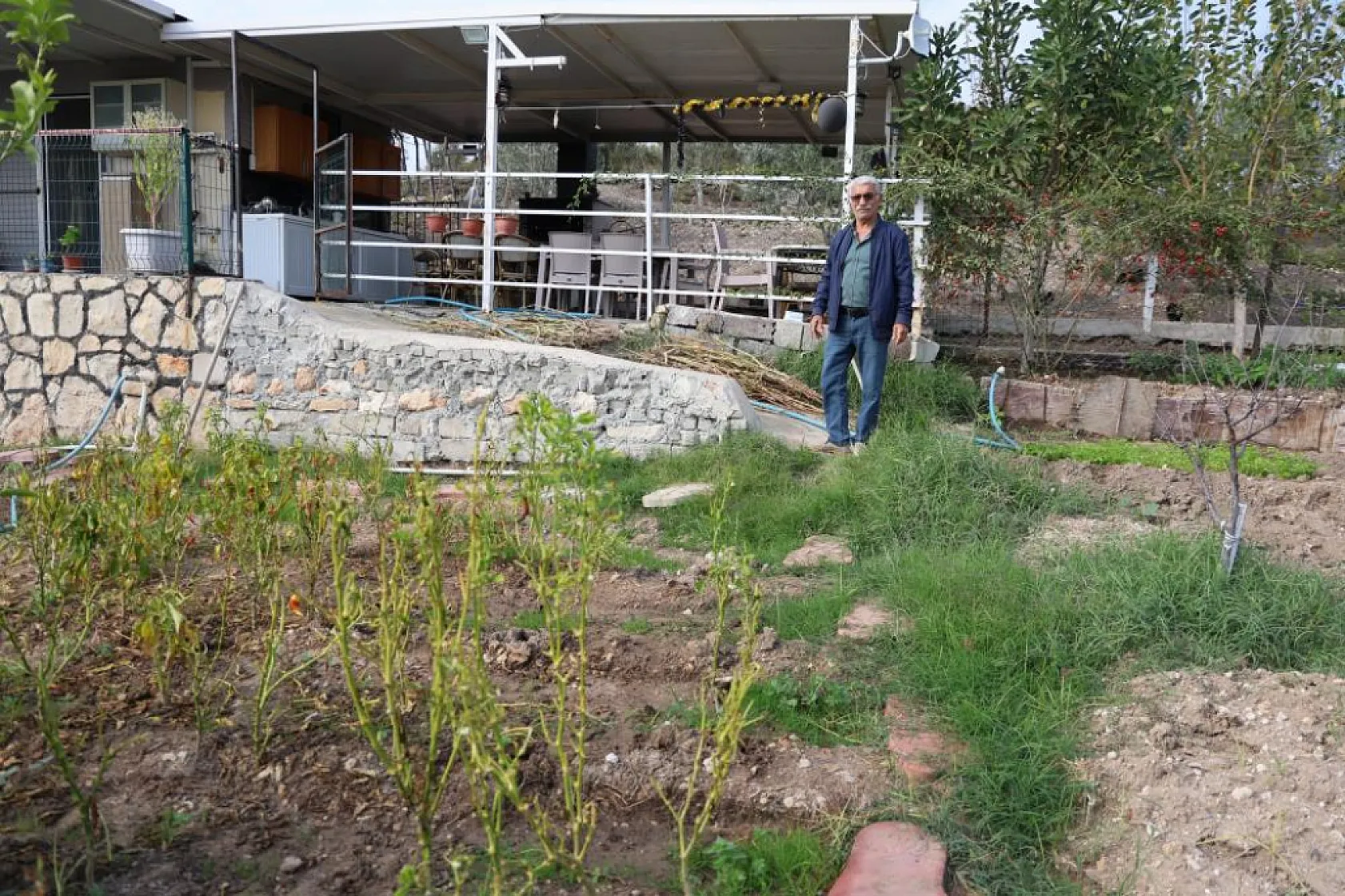Keçileri ile tatil yapıyor