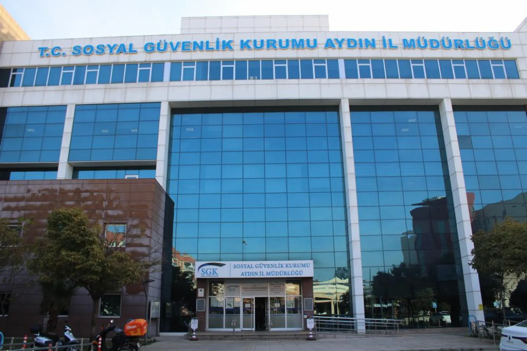SGK, 800 Sahte Emekliliği İptal Etti: Geri Ödeme Süreci Başladı