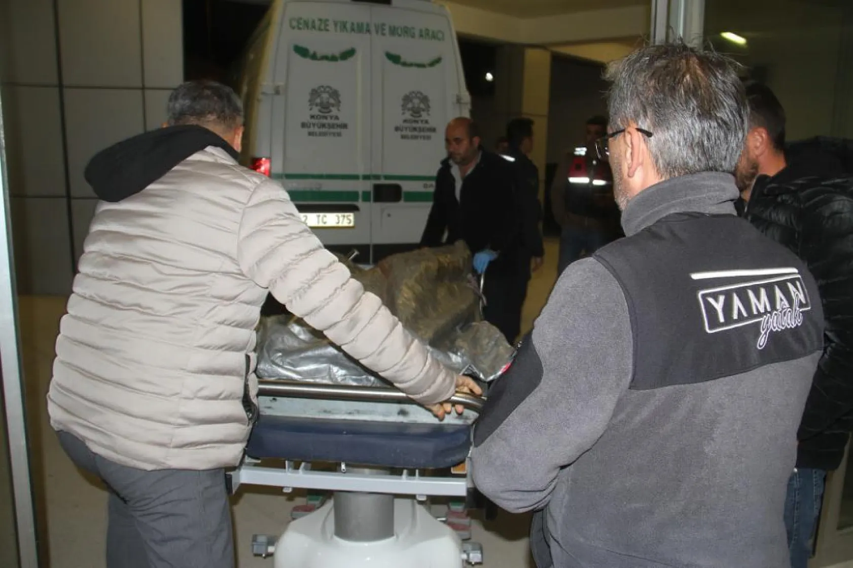 Husumetlileri tarafından, 7 yaşındaki oğlunun gözü önünde vurularak öldürüldü