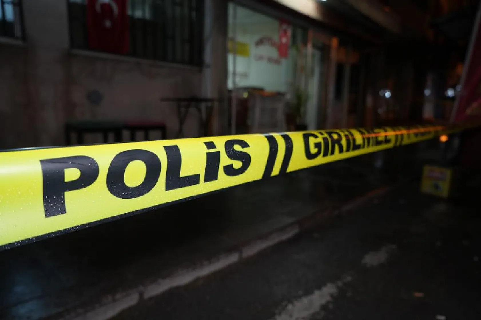 Alacak-verecek meselesinde kan aktı: 1 kişi tabancayla vuruldu