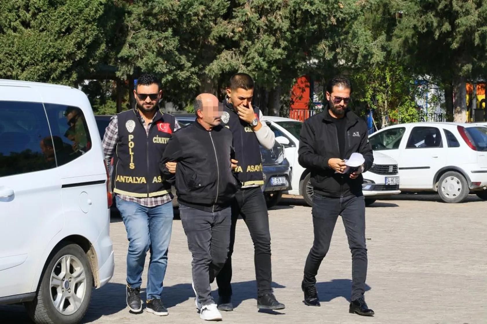 Kıskançlık krizine girip eşini öldürdü, avukat değişikliği ve tahliye istedi