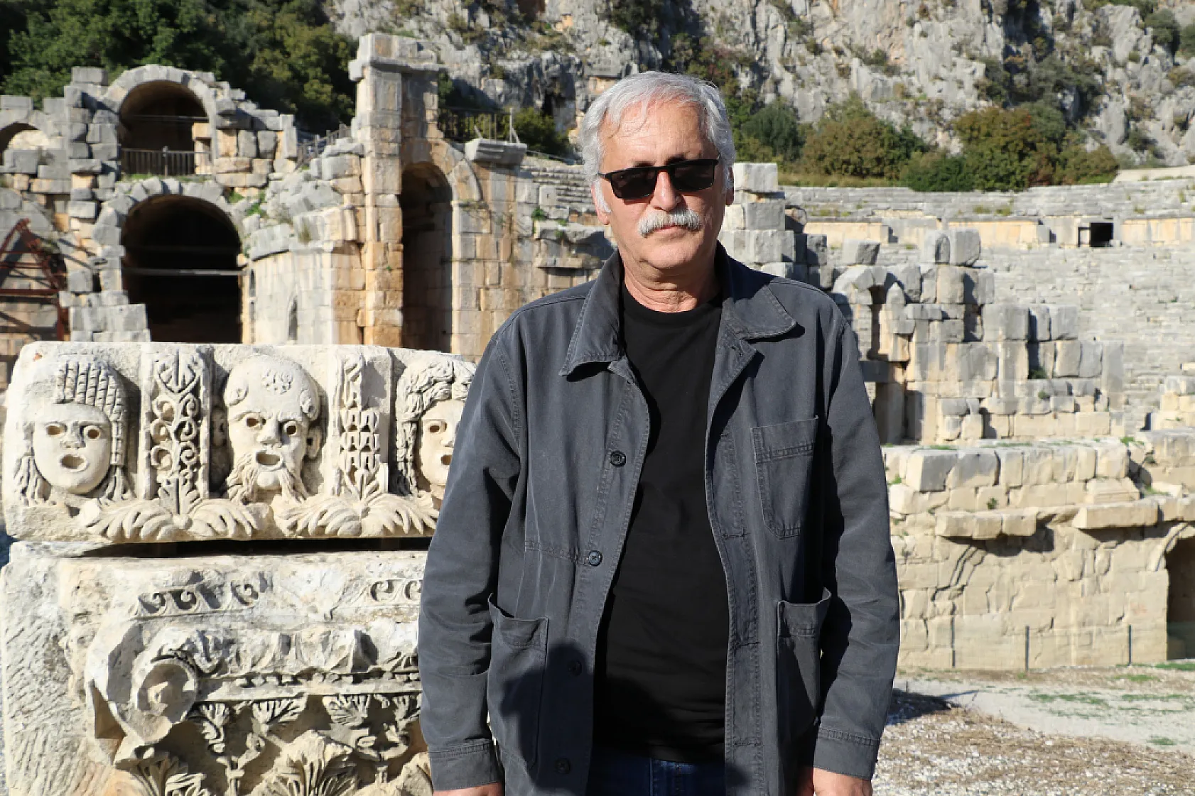 Arkeologların çamur ve suyun içinde bin 850 yıllık antik havuzu gün yüzüne çıkarma çabası