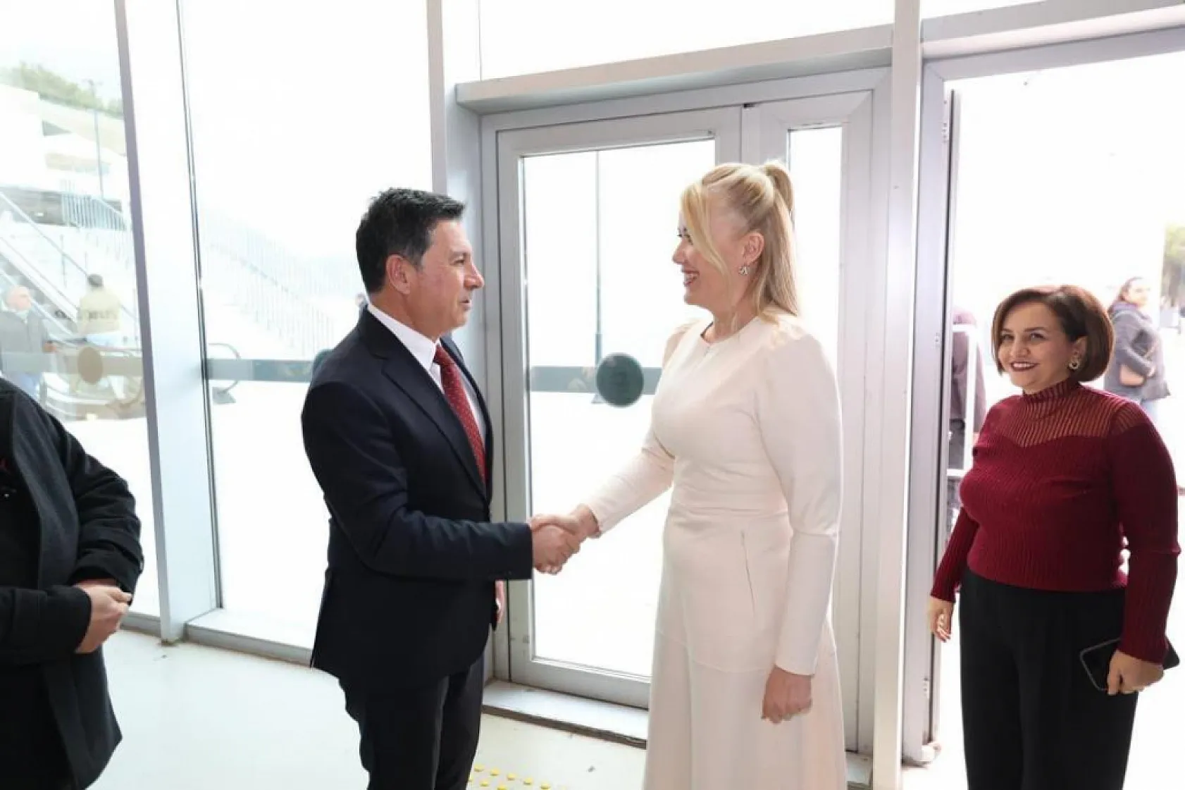 Başkan Şeniz Doğan'a EGF'den ödül