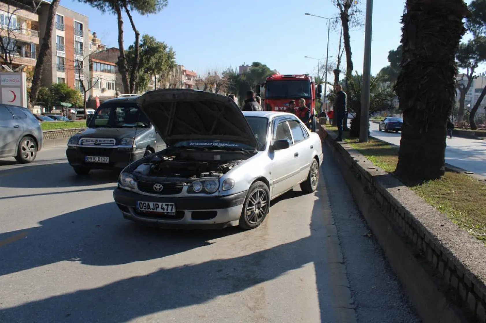 Minibüs ile otomobil çarpıştı: 1 yaralı
