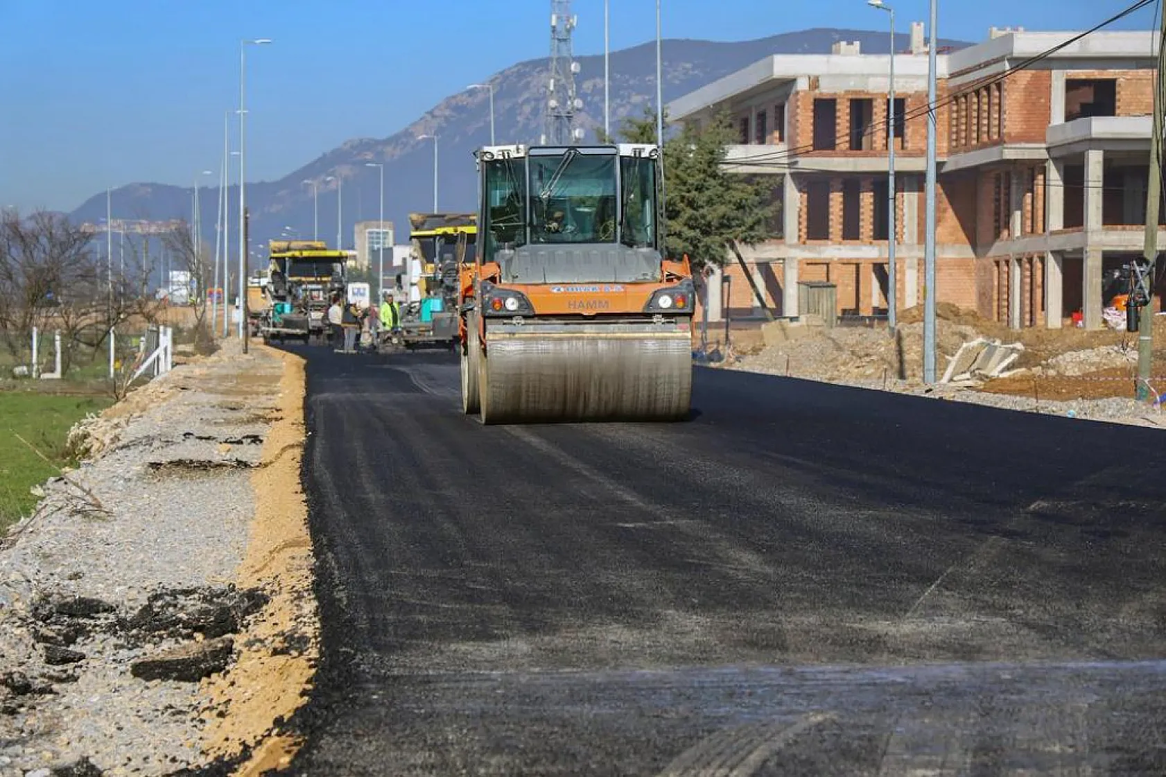 Menteşe'de Kolejler bölgesinde üstyapı çalışmaları başladı