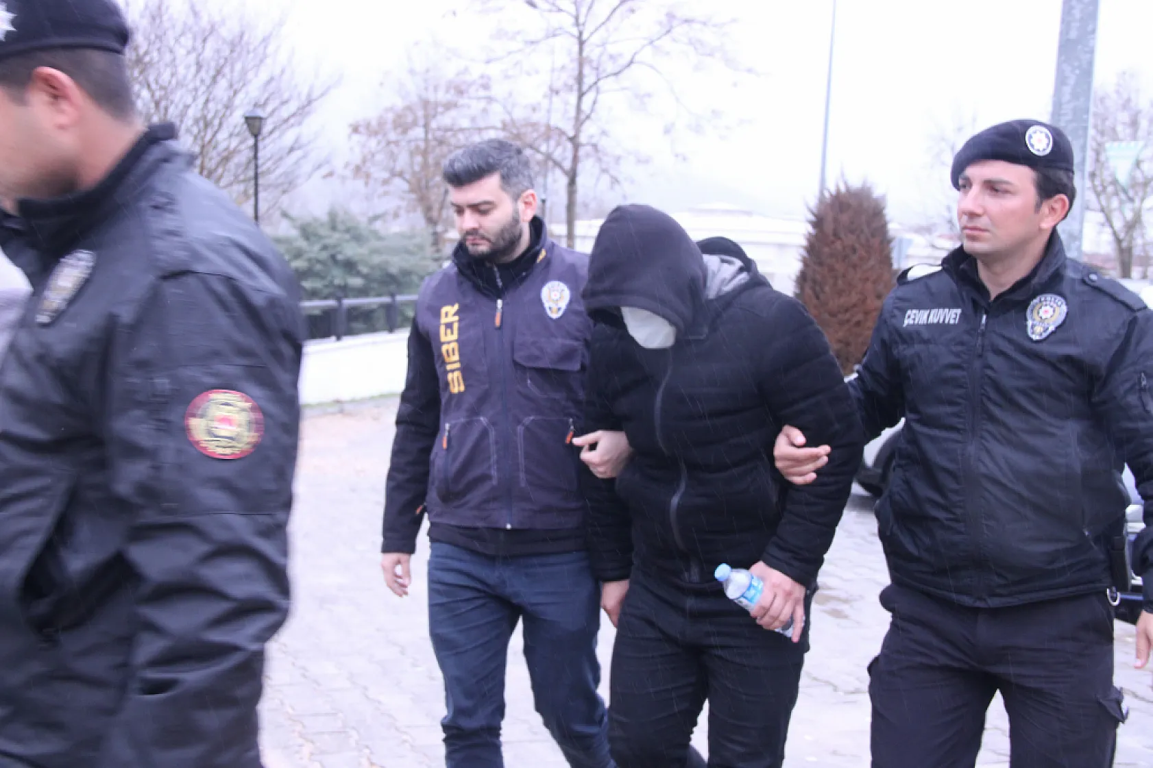 Muğla'da sahte hesap üzerinden 'Devlet Büyüklerine Hakaret' şüphelileri adliyeye sevk edildi