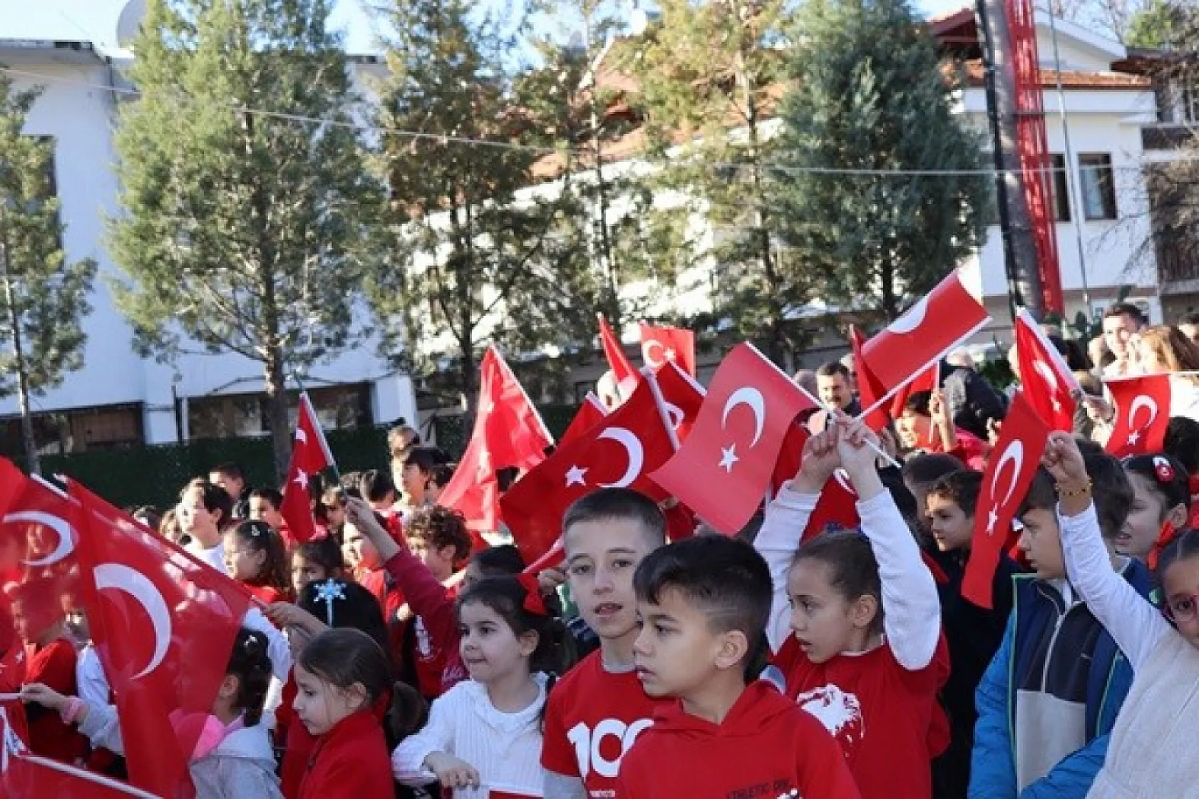 Köyceğiz'de Bayrak Yürüyüşü coşkuyla tamamlandı