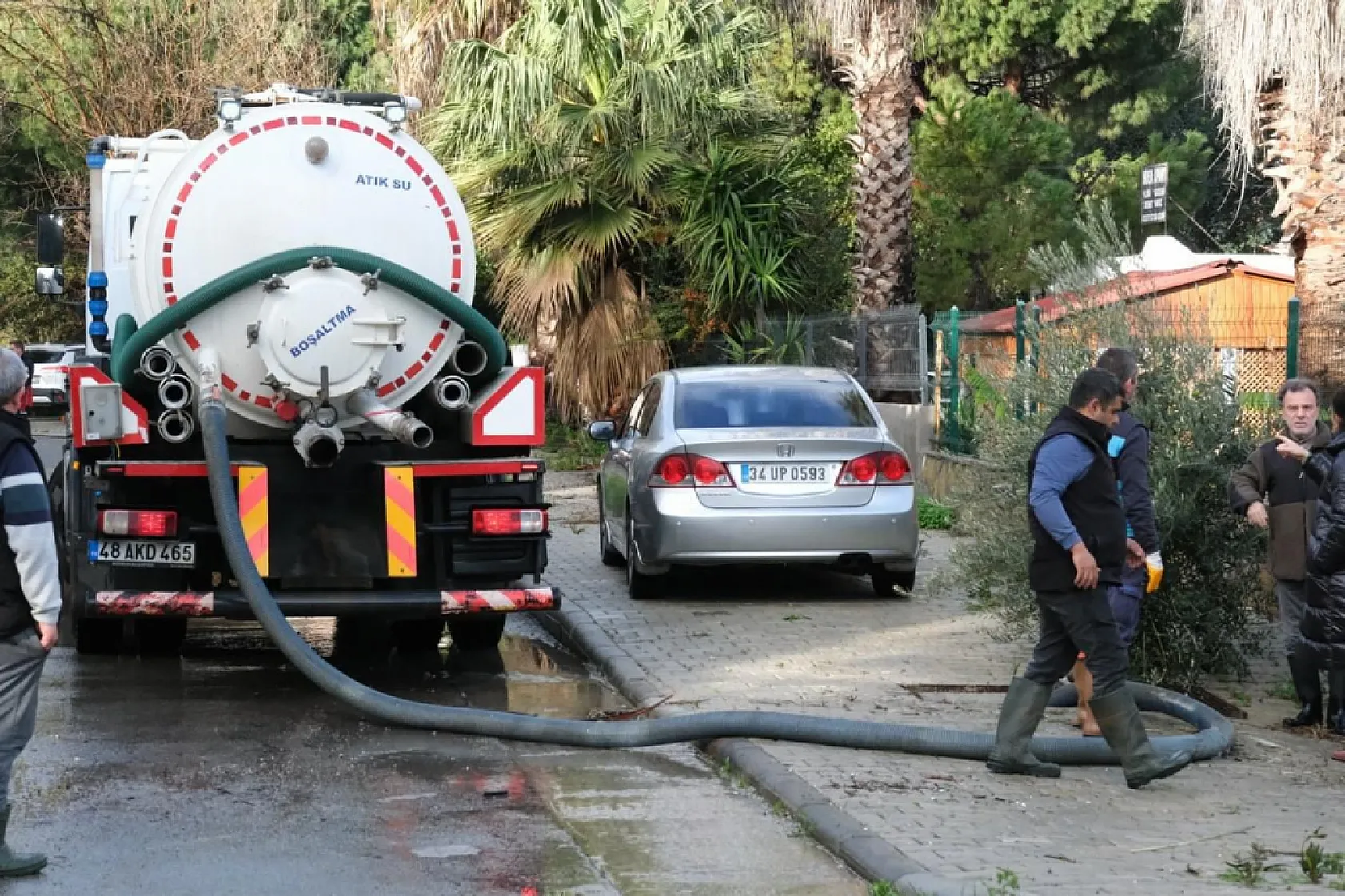 Bodrum'da sağanak yağışın bilançosu: '101 ev, 8 iş yerinde su baskını yaşandı'