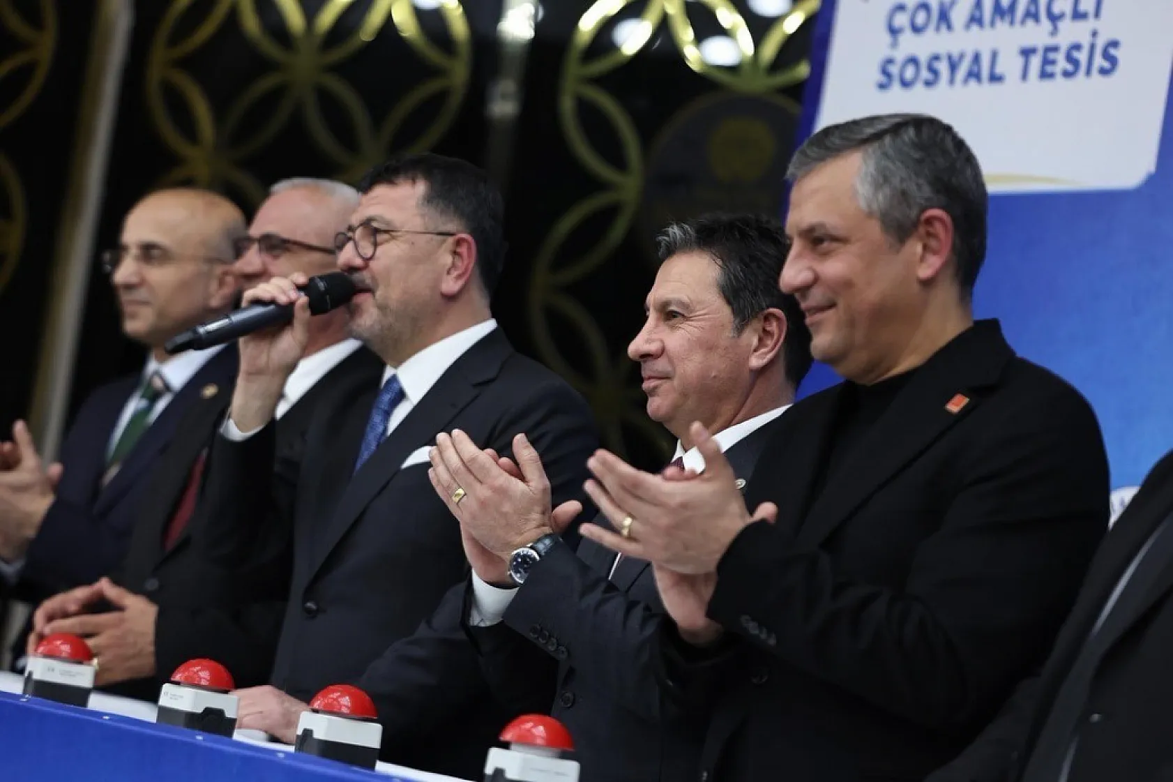 Başkan Aras'tan deprem bölgesine kalıcı destek: 4 ilçeye 4 sosyal tesis