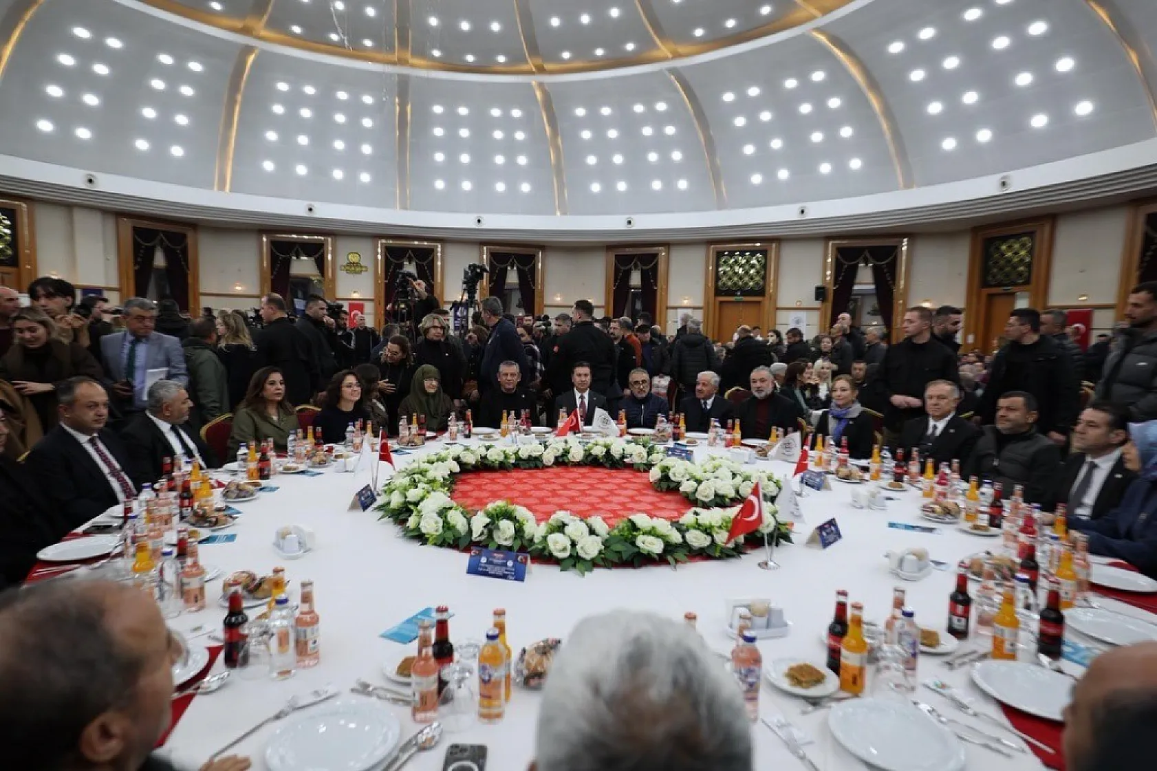 Başkan Aras'tan deprem bölgesine kalıcı destek: 4 ilçeye 4 sosyal tesis