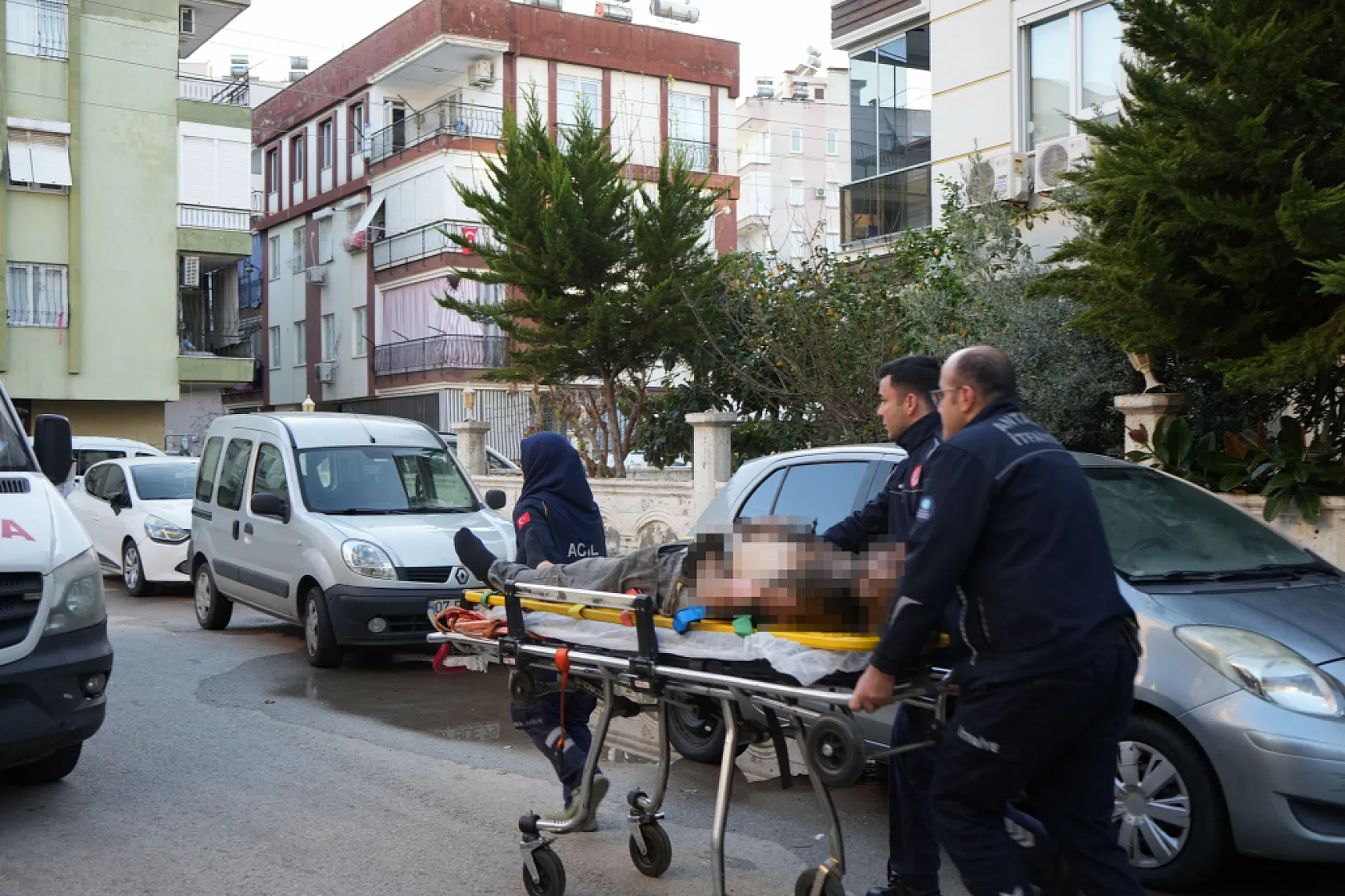 Yangına uykuda yakalandı, alevlere müdahale ederken yaralandı