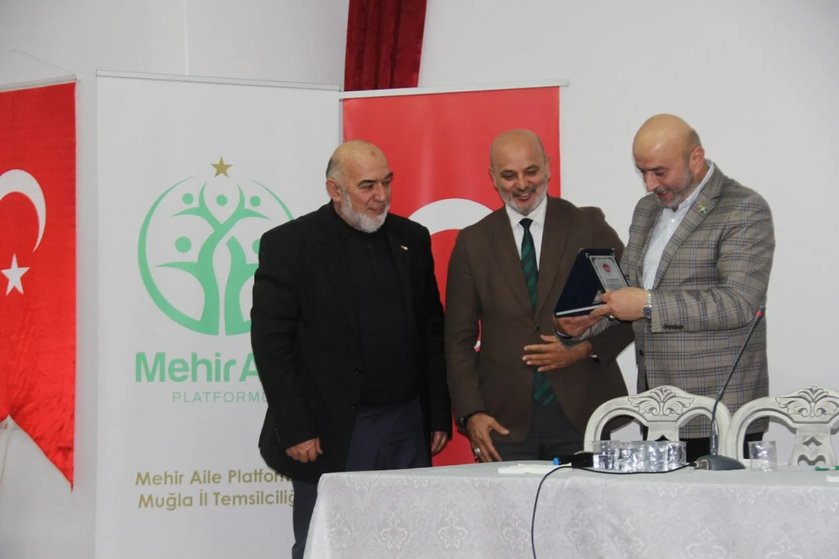 Muğla'da aile kurumu masaya yatırıldı