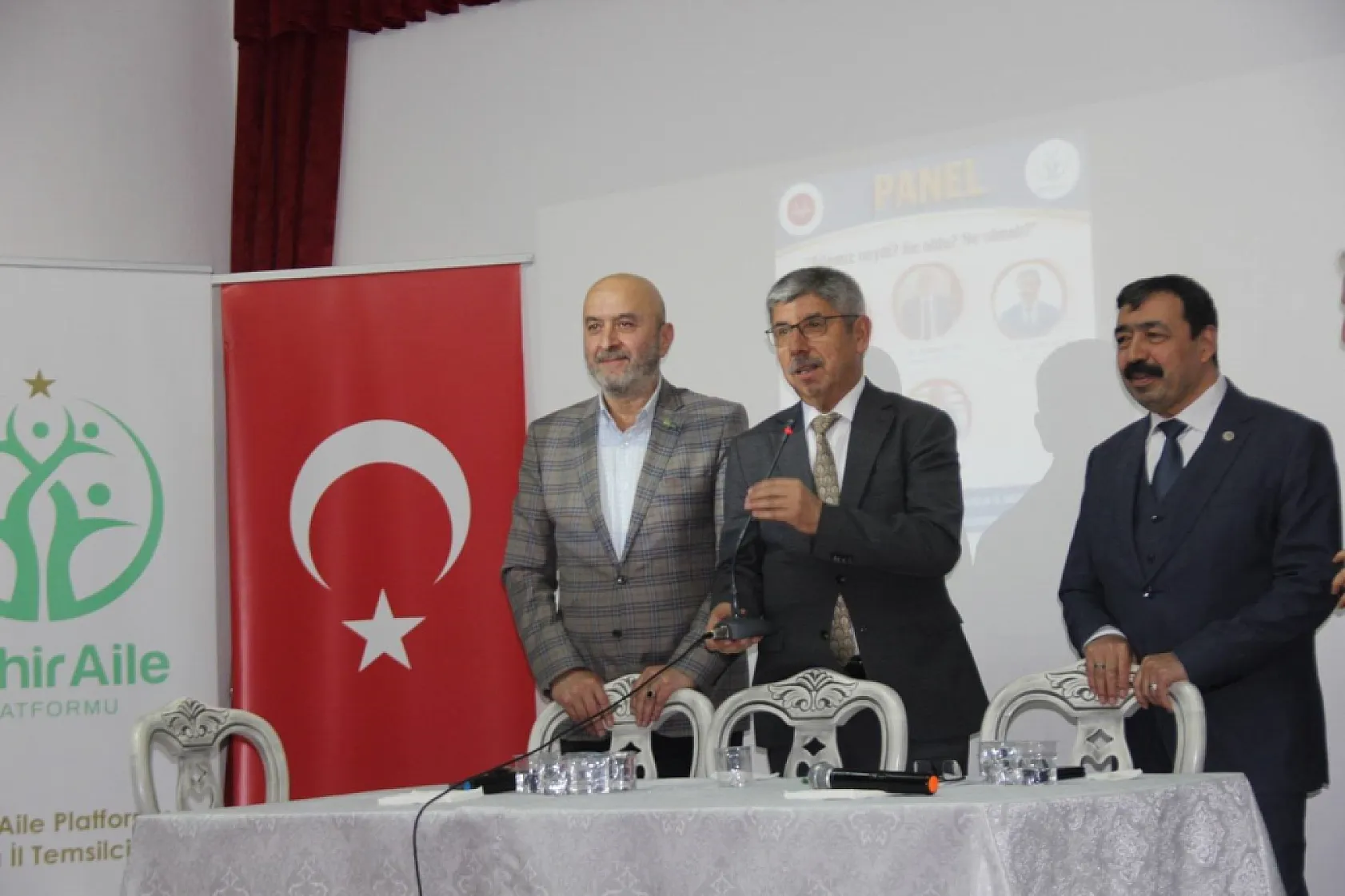 Muğla'da aile kurumu masaya yatırıldı