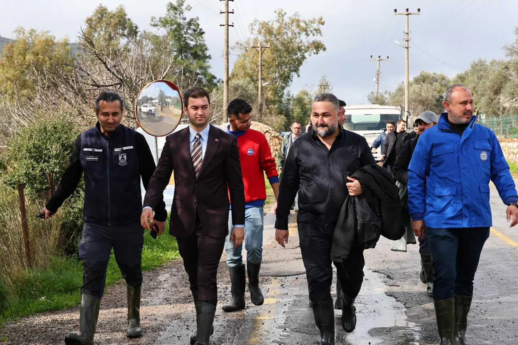 Bodrum Belediye Başkanı Mandalinci su taşkınlarının yaşandığı Kızılağaç'ta incelemelerde bulundu