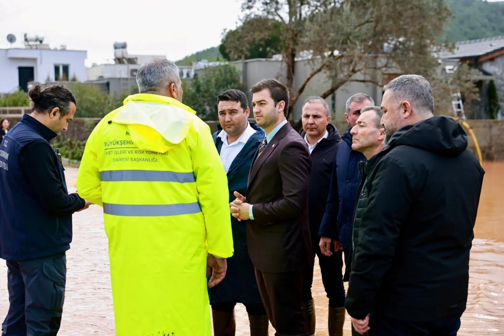 Bodrum Belediye Başkanı Mandalinci su taşkınlarının yaşandığı Kızılağaç'ta incelemelerde bulundu