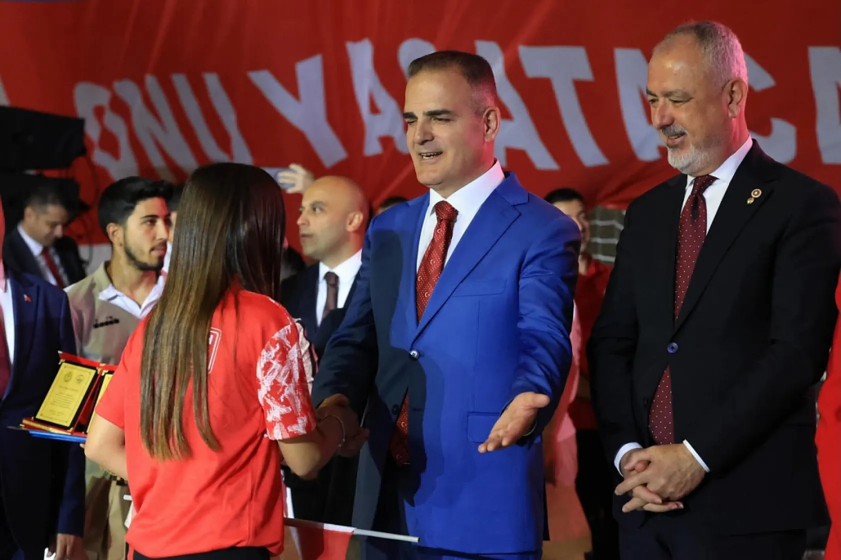 Muğla'da başarılı sporculara ödül yağdı
