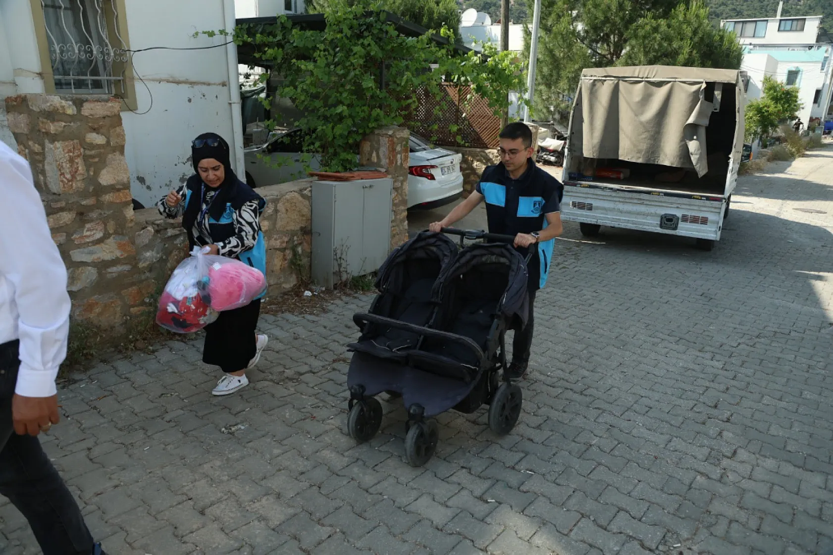 Bodrum'da çocuklara bayram öncesi oyuncak dağıtıldı