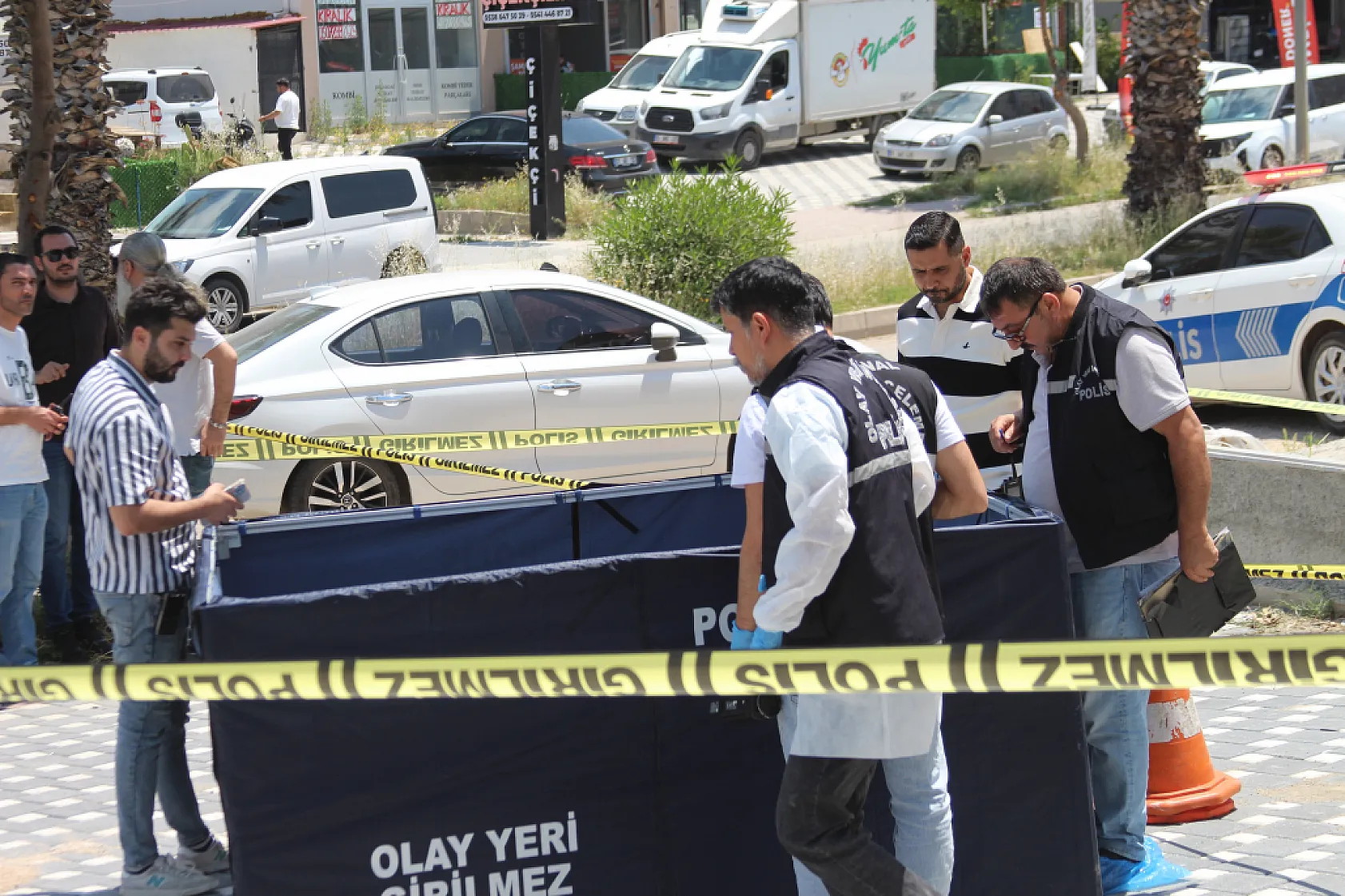 Emekli polis, bıçakla saldıran oğlunu öldürdü