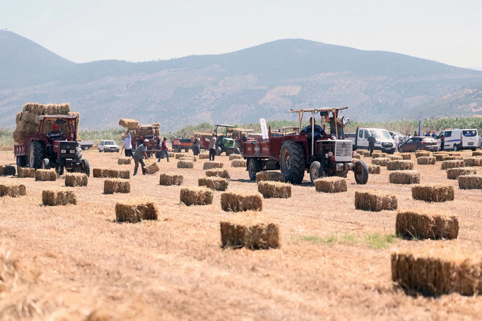 Ekinanbarı'nda üreticinin yükünü hafifleten destek