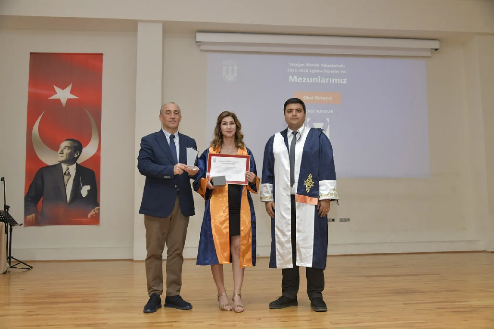 Yatağan'da üniversite öğrencileri kep attı