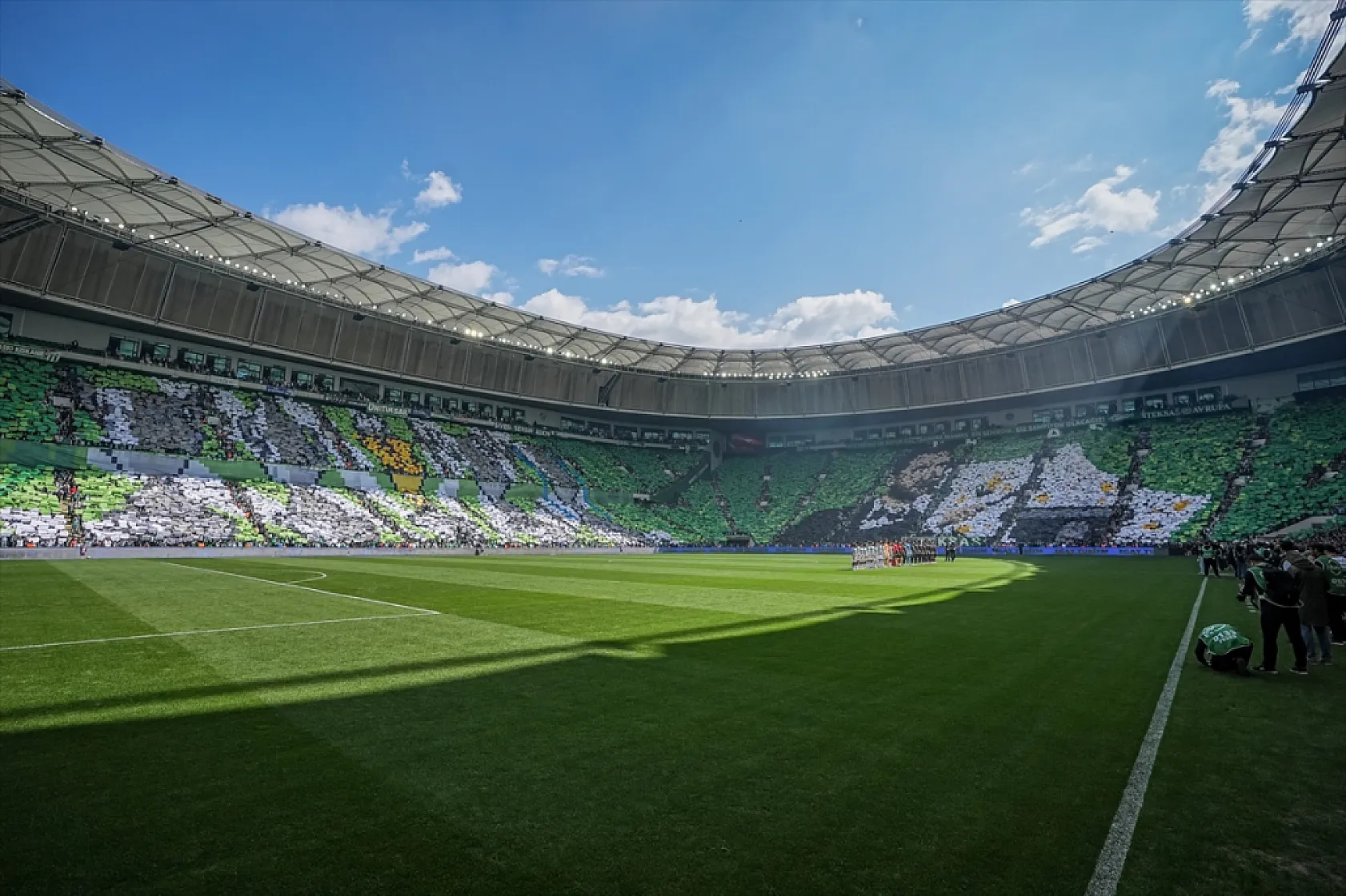 Bursaspor, şampiyonluğunu ilan ederek 1. Lig'e yükselmeyi garantiledi